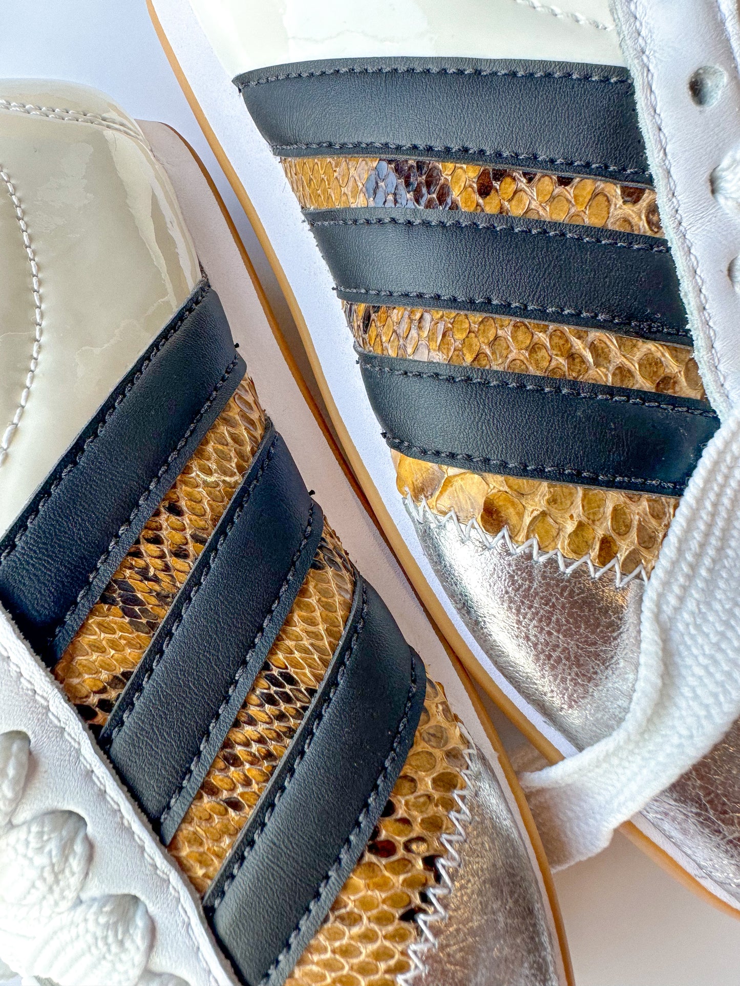 "WHITESNAKE" Adidas