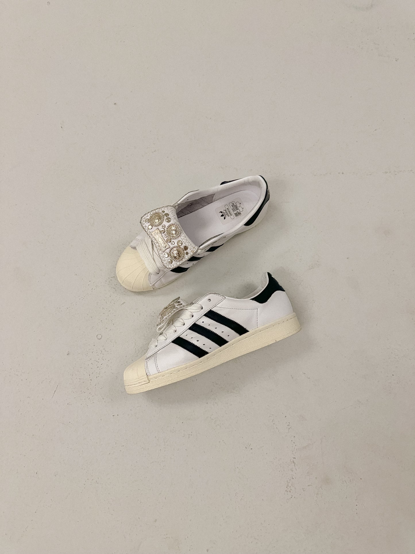 'CATTLEMAN 82" Adidas Superstar 82